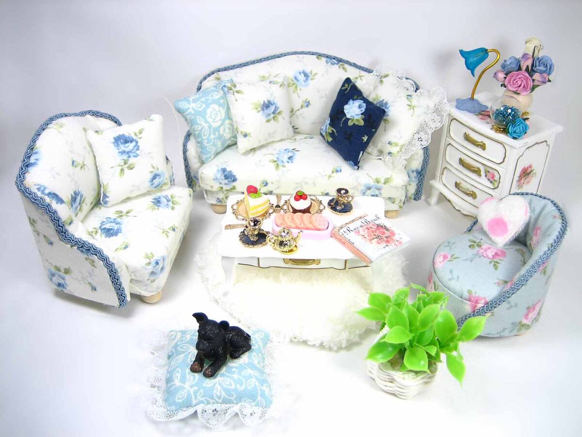 最終価格*ピンク×白*°リボン*ベッドルーム+ドールハウス+プチブライスやオビツ ギャビーのドールハウス ピロー・キャットのベッドルームセット