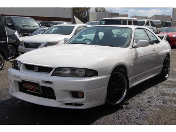 スカイライン GT-R 4WD - カーショップゼニット｜新車中古車販売