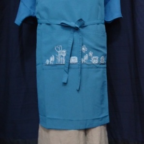 エプロン BU色 肩ひも交差 着丈 センターフロント78cm ★リサ.ラーソン はりねずみガーデン★ 61268ナイロン100%