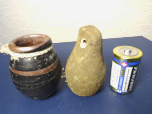 古いレア物の壺です。 中国清時代染付大壺（銘があり)