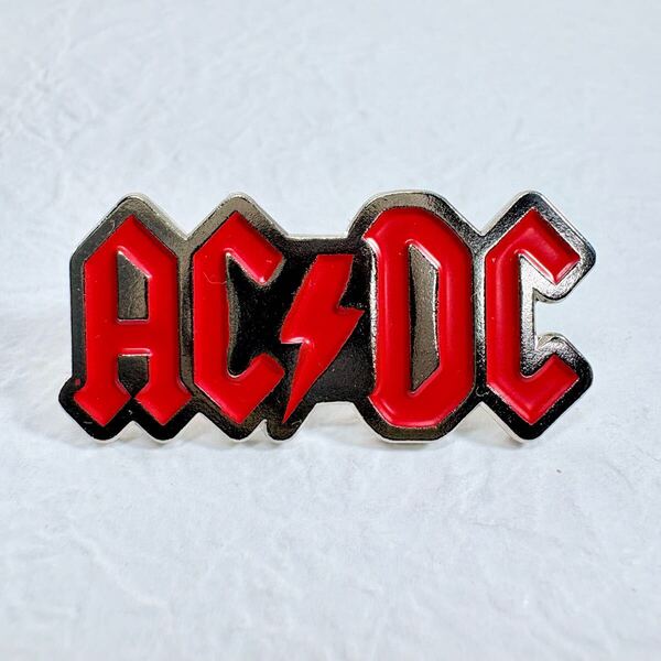 【ピンバッジ】AC/DC ACDC エシディシ ロックバンド 音楽 ジョジョ