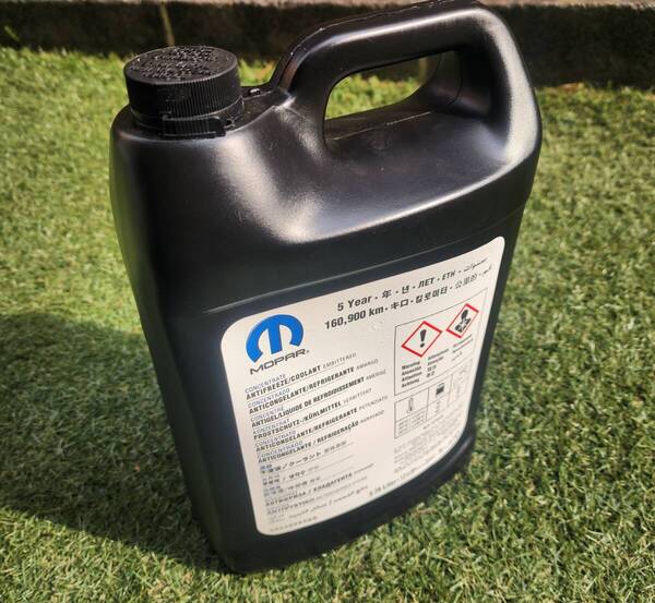 残1本 【送料込み】 新品/未開封品 MOPAR純正LLC ロングライフクーラント 不凍液 5year 1ガロン(3.78L)