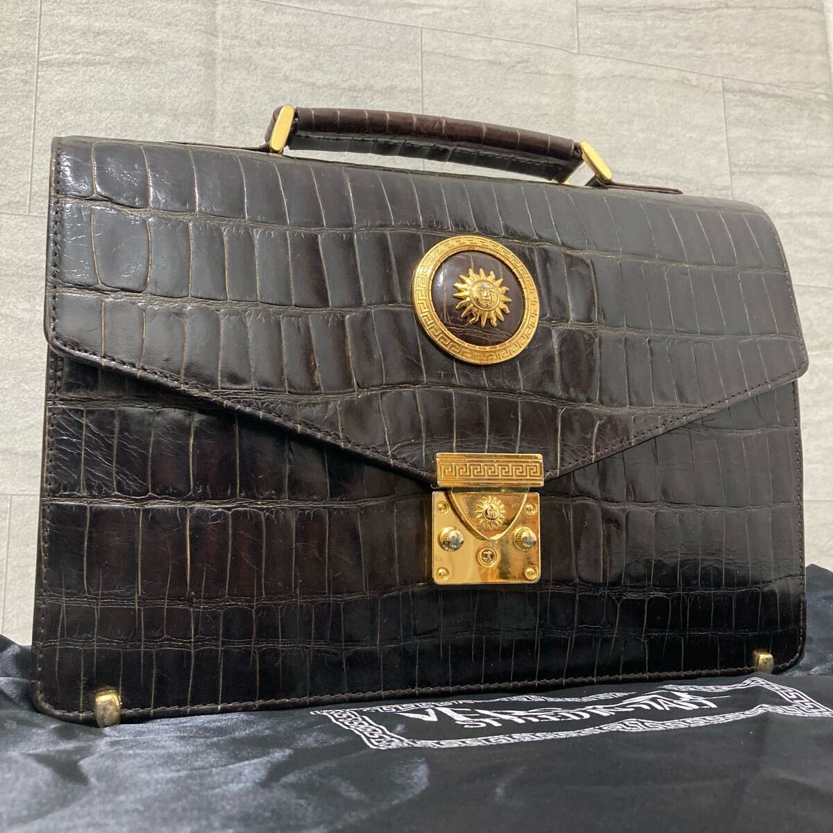 Yahoo!オークション -「versace」(メンズバッグ) の落札相場 Yahoo!オークション -「versace」(メンズバッグ) の落札相場