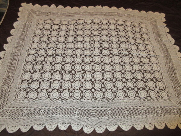 ■手編み/かぎ針編み/ハンドメイド■■手洗い可/綿100%■レース編み約148cm×125cm■豪華な四角テーブルクロス■