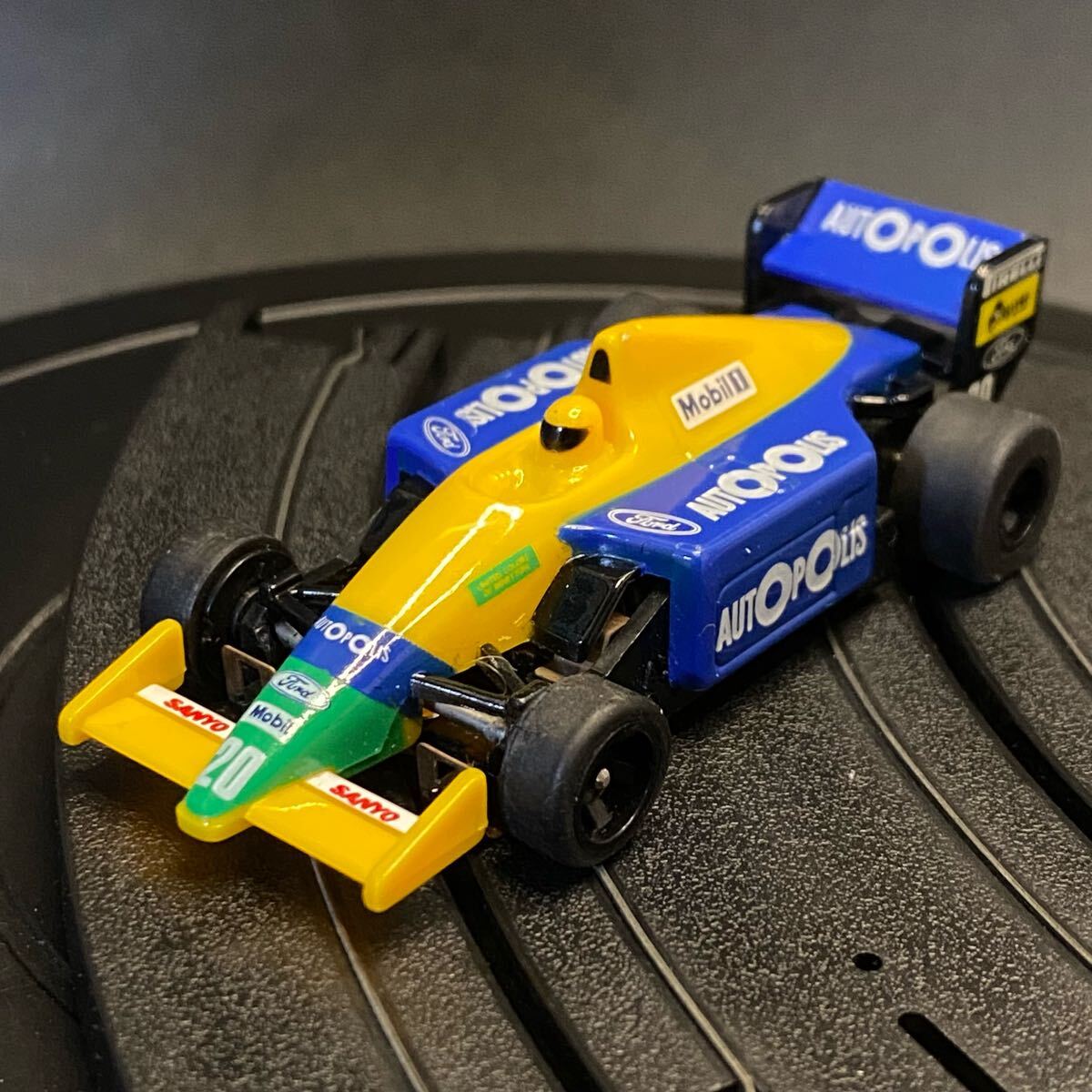 Amazon | AFX/Racemasters フォーミュラカー 2パック MG+