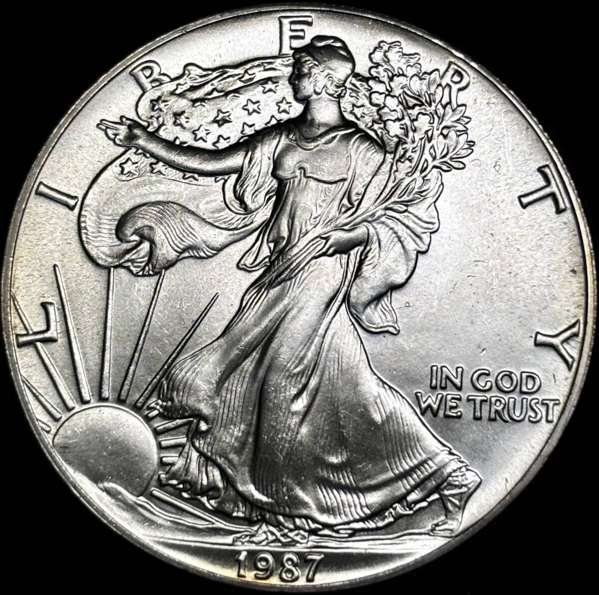 アメリカ LIBERTY 1OZ FINE SILVER アメリカ シルバー コイン