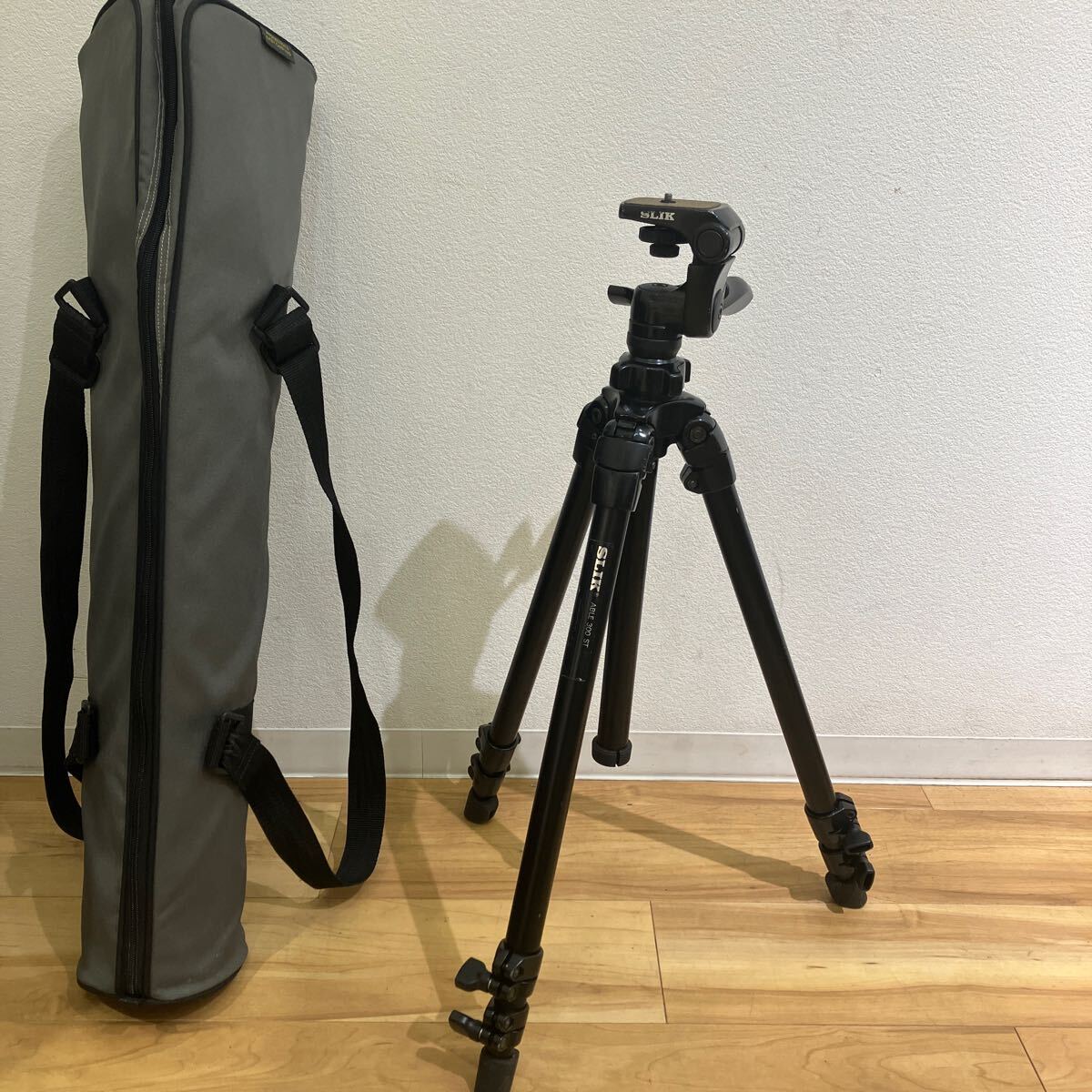 2025年最新】Yahoo!オークション -slik able 300(三脚)の中古品 2025年最新】Yahoo!オークション -slik able 300(三脚)の中古品