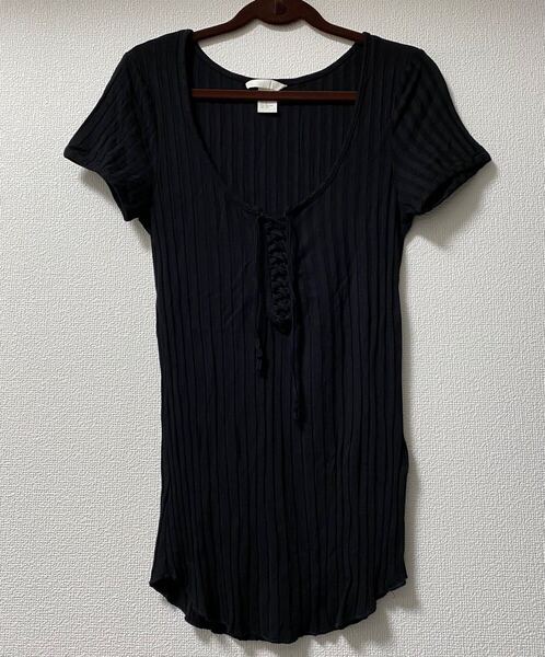 ●未使用● H&M トップス / 黒 ブラック カットソー 半袖 レースアップ 編み上げ ゴシック ゴス モード ギャル ロック モノトーン