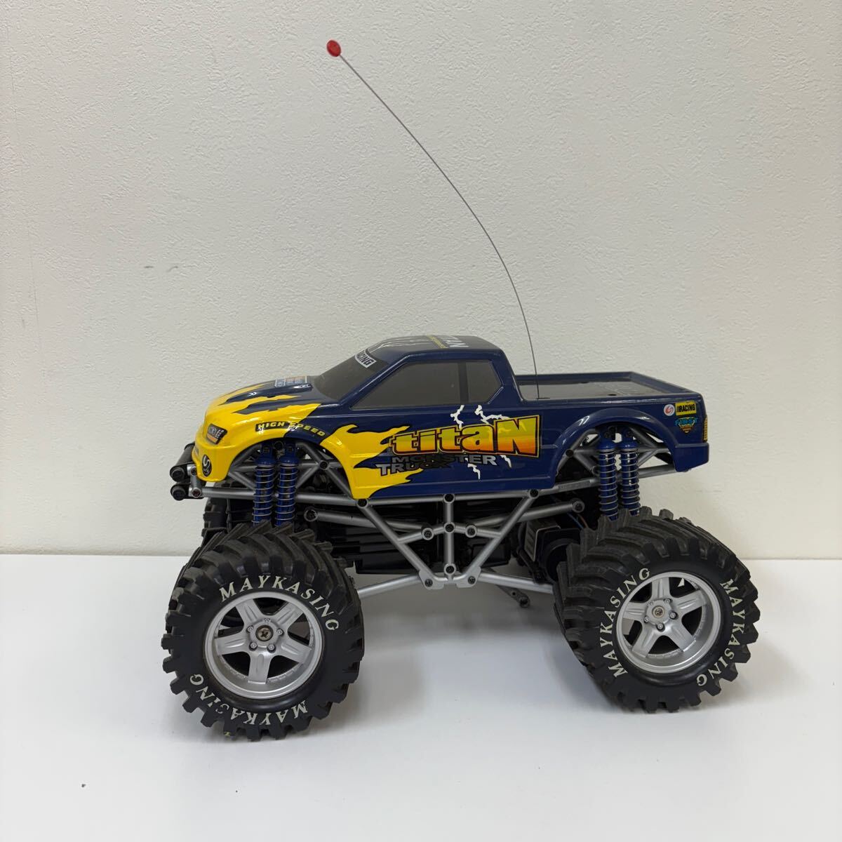 トラクサス E-REVO2.0 VXL オレンジX RTR 1/8 モンスター トラクサス E-REVO2.0 VXL オレンジX RTR 1/8 モンスター