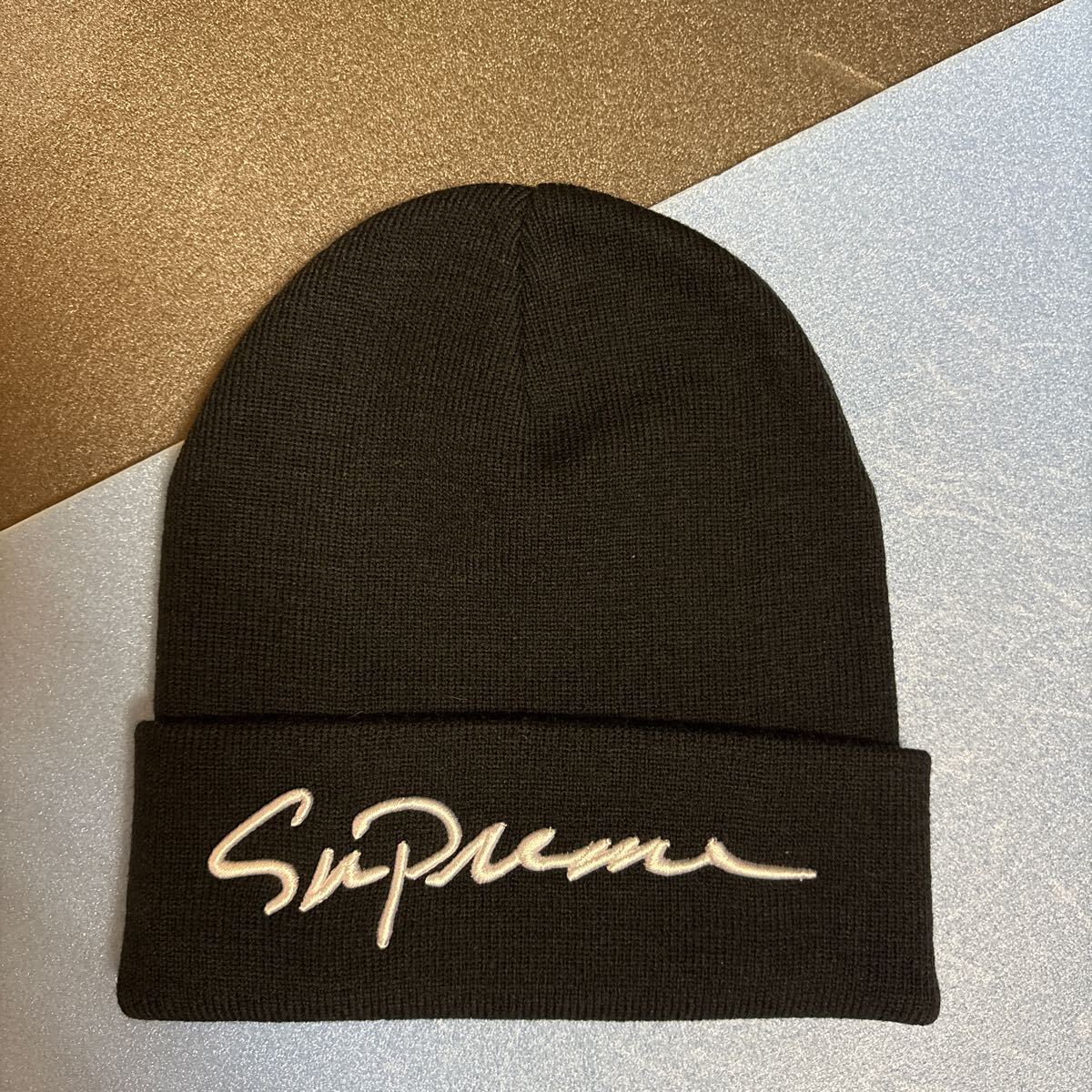 Supreme ニット帽 広がっ