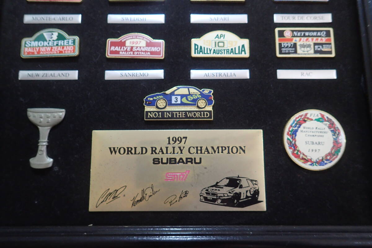 ◎スバル STI 1997 WRC CHAMPION 記念 ピンズ 額入り