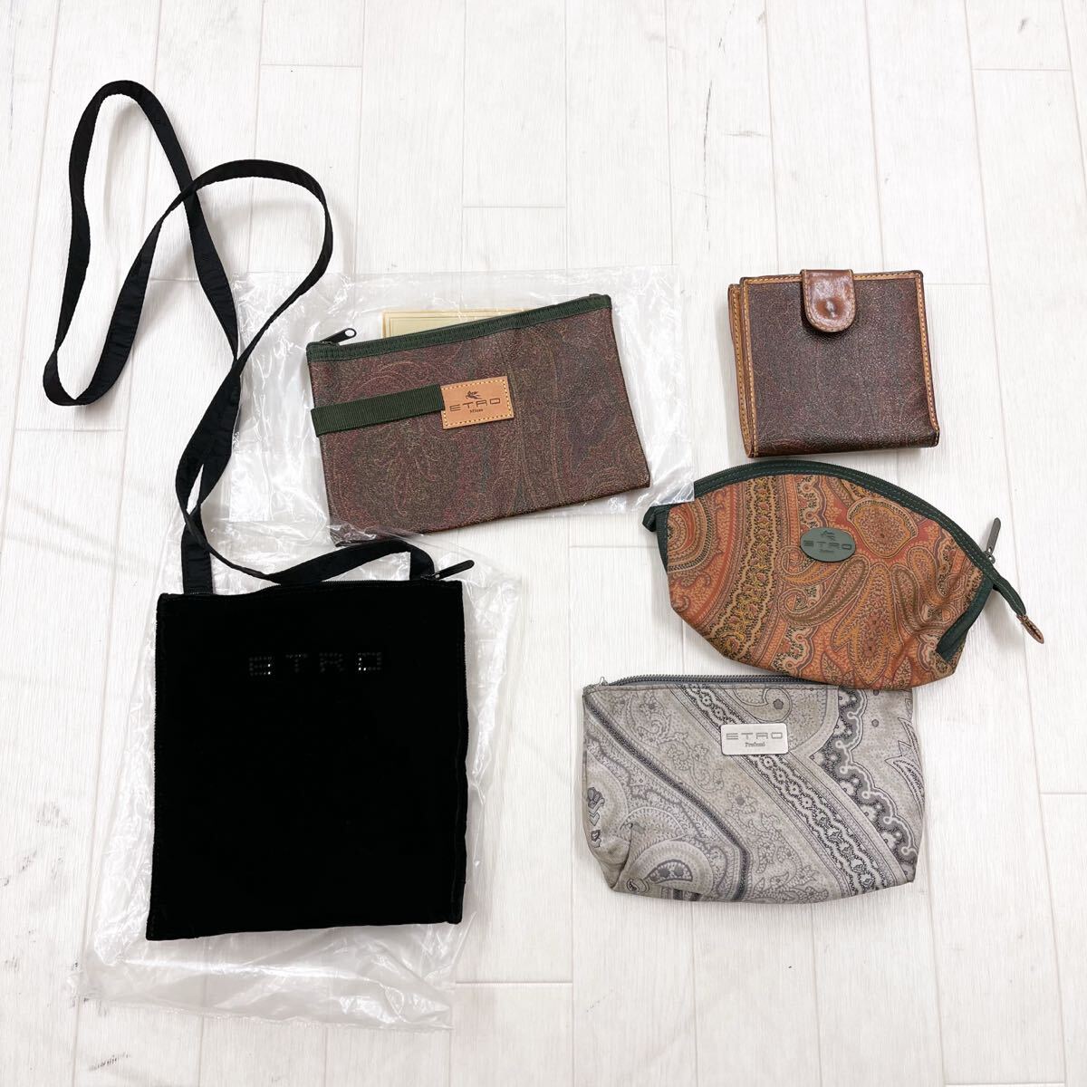 エトロ♢セール 現地価格 数量限定 完売必至 (ETRO/クラッチ