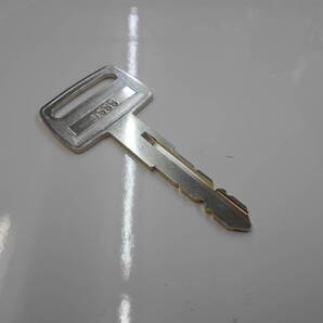 コピーキー【送料無料】 B555 コマツ B555番 KOMATSU コピーキー 小松 B555 コマツ キー 合鍵 一本 注※純正キーではありません