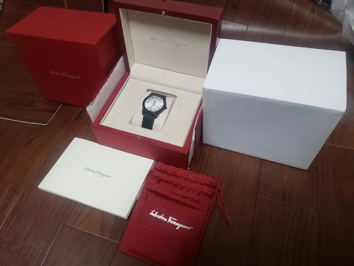 【美品】Salvatore Ferragamo フェラガモ FQ3 ブラックセラ