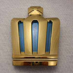 【 トヨタ 210系 クラウン ハイブリッド ロイヤルサルーン HYBRID RoyalSaloon 】 プレミアム ゴールド フロント 王冠 エンブレム