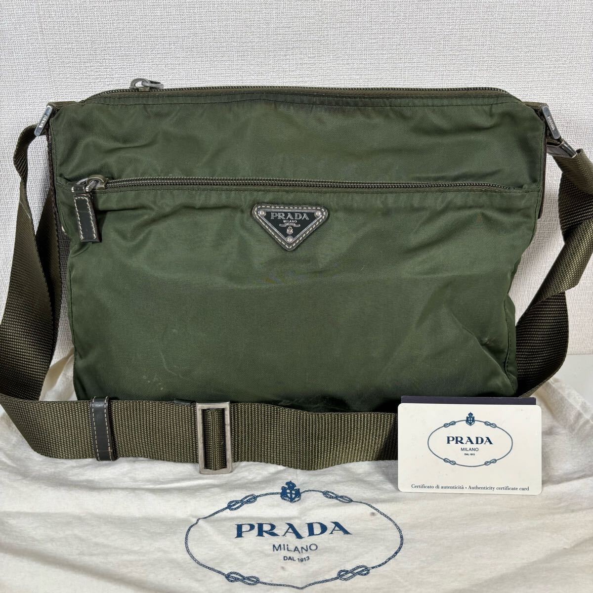 Yahoo!オークション -「prada プラダ レザー カメラバッグ Yahoo!オークション -「prada プラダ レザー カメラバッグ
