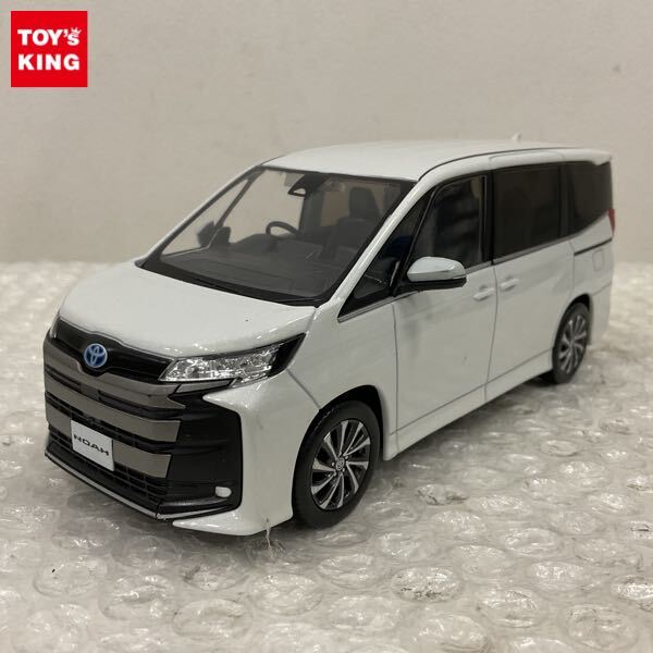 ファッションなデザイン Yahoo!オークション -「トヨタ カラーサンプル ノア」(ミニカー 自動車