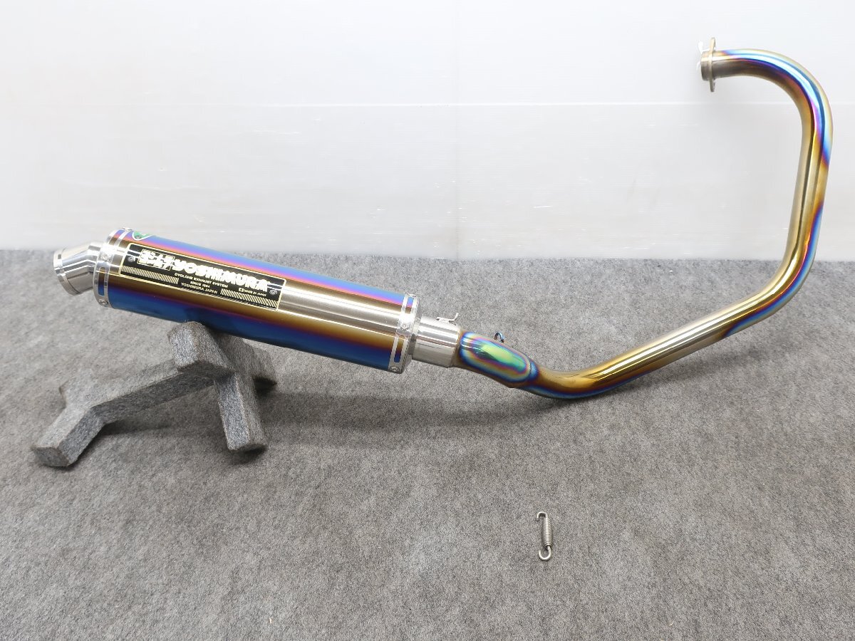 ヨシムラ XR100モタード チタンサイクロン R-SPEC のパーツ