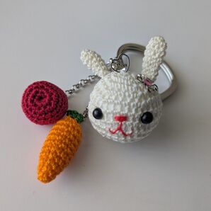 手作りうさぎキーホルダー 編みぐるみ