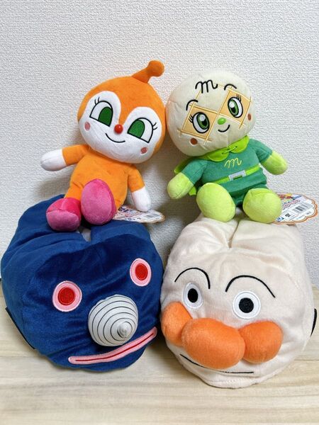 アンパンマン ぬいぐるみティッシュケース2種 & ふんわりスマイルぬいぐるみ 2種