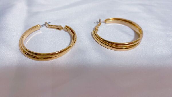 フープピアス ピアス ゴールドカラー リングピアス 金属 ピアス 円形ピアス 新品未使用 海外アクセサリー