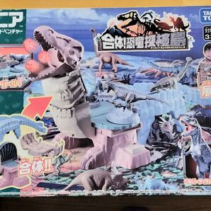 【新品未開封、外箱傷みあり】タカラトミー アニア 合体! 恐竜探検島