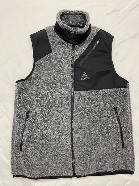 HUF ボアベスト グレー/ブラック フリース ベスト