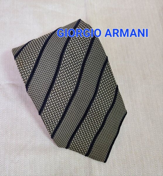 Giorgio Armani 幾何学模様 ネクタイ
