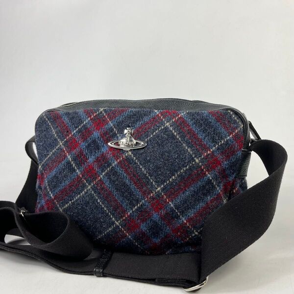 ヴィヴィアンウエストウッド Vivienne Westwood ショルダーバッグ 斜め掛け チェック オーブ カメラバッグ