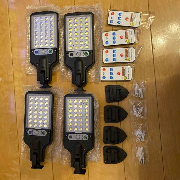 LEDソーラーライト防犯ライト センサーライト LED 防水 人感センサー 4個セット