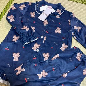 【新品・未使用】くま クマ さくらんぼ チェリー 長袖 パジャマ 130cm