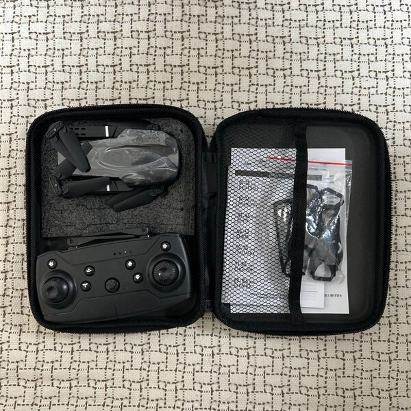 (新品)E99 ドローン カメラ付き 説明書付き 免許不要 空撮 スマホで操作可 WIFI 初心者