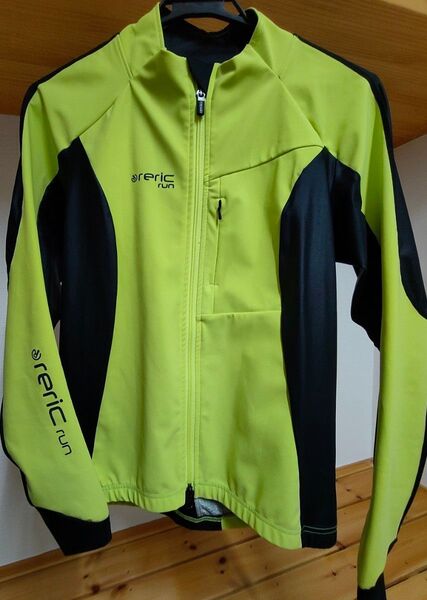 reric run Etnaランニングジャケット