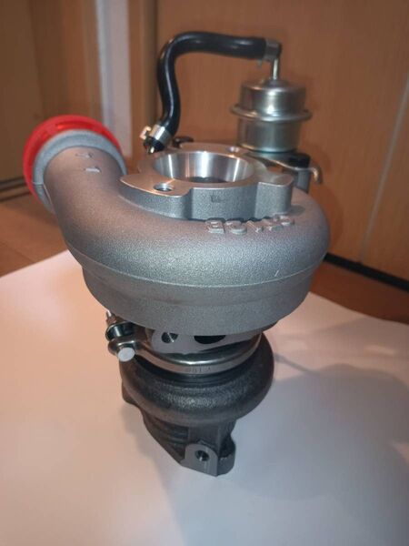 100系ハイエース 社外ターボチャージャー17201-67020(新品)