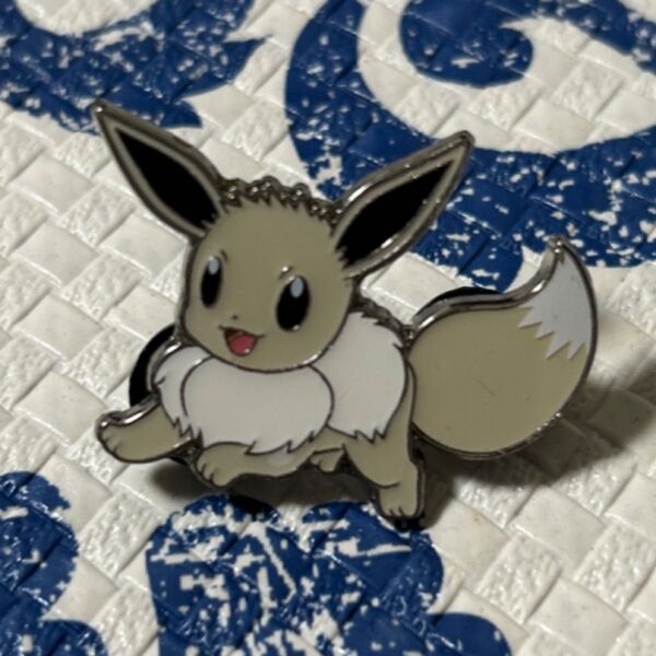ポケモンカードゲーム 海外 かがやくイーブイ ピン ピンバッジ