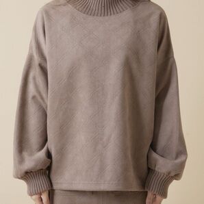 OLIVE des OLIVE エンボス リブ付き プルオーバー