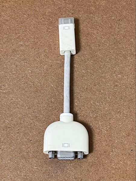 Apple純正 Mini DVI ー VGA 変換アダプタ