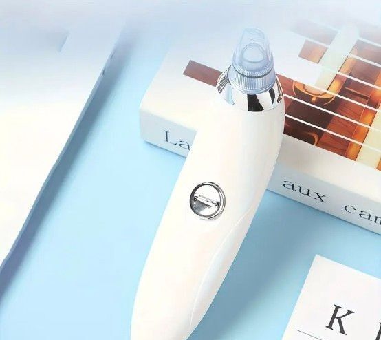 ポータブルフェイスブラックヘッド毛穴クリーナー 美顔器 美容 フェイスクリーナー 4つの吸引ヘッド付き