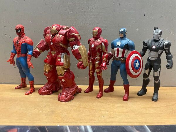 アベンジャーズ ミニフィギュア