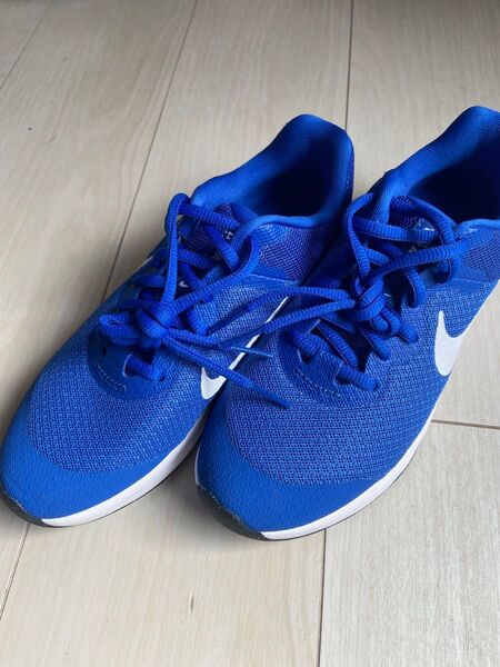 新品・未使用 NIKE ナイキ ランニング 22.5cm