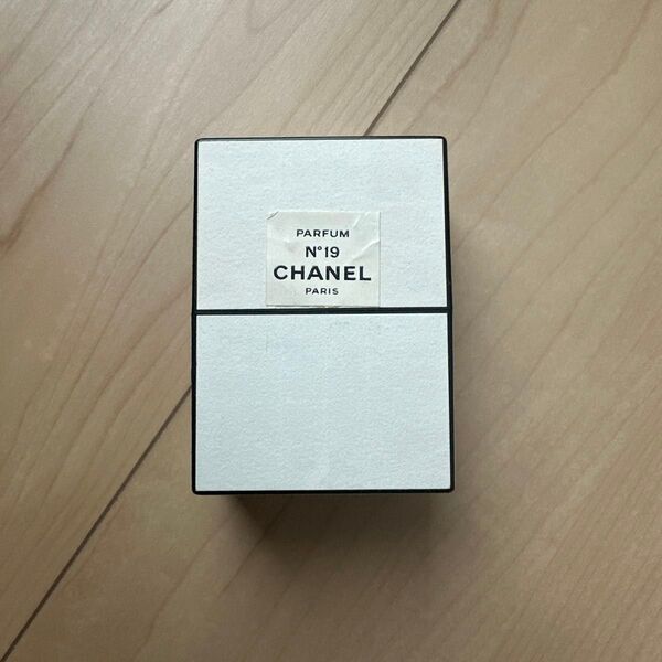 CHANEL PARIS PARFUM N°19 香水 14ml