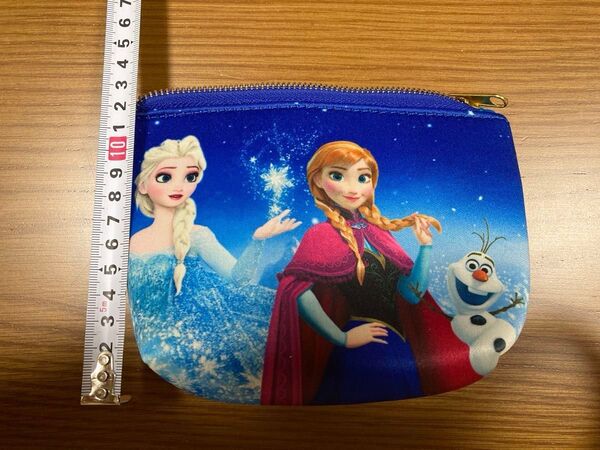 ディズニーストア ディズニー アナと雪の女王 ポーチ 未使用