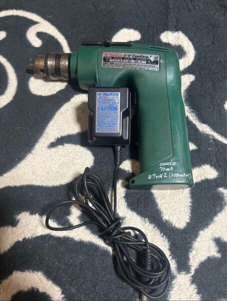 マキタ 電動ドリル 充電式