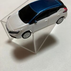 非売品ミニカー ニッサン リーフ
