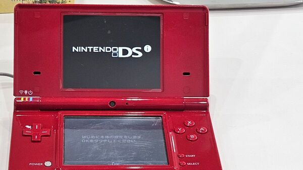 ニンテンドーDSi レッド