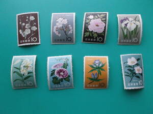 未使用 昔の切手 花シリーズ 1961年発行 単片8種 b　うめ　さくら　ぼたん　しょうぶ　やまゆり　あさがお　りんどう　さざんか