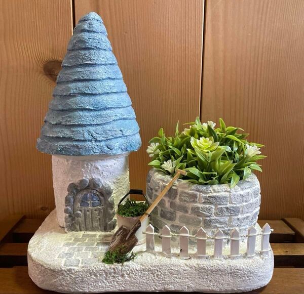 モルタルデコ モルタルハウス 【水色とんがり屋根のお家(小物付き)】ハンドメイド