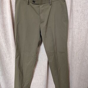 ユニクロ 感動パンツ コットンライク オリーブ