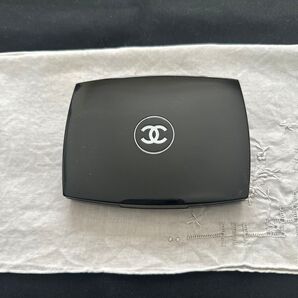 CHANEL DOUBLE TEINT POUDREファンデーション