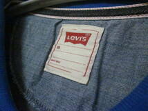 LEVI'S リーバイス メンズM 半袖 ポロシャツ 太ボーダー フェルトワッペン 立体ロゴ文字　青グレー　スリランカ製　4401_画像3